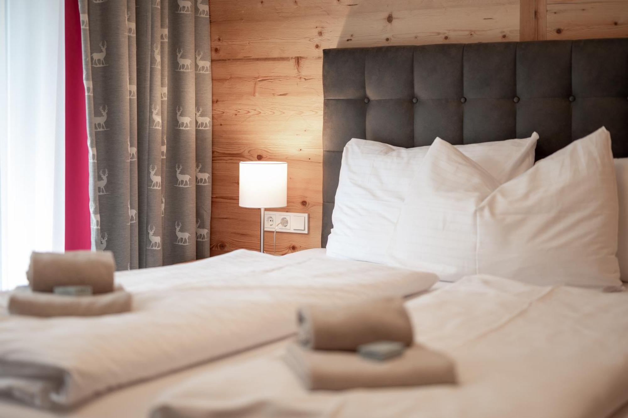 Alpin & See Resort - Pinzgau Holidays Zell am See Bagian luar foto